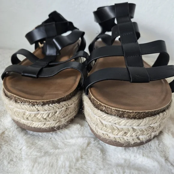 NWT Torrid  Women's Fisherman Platform Sandals size 9.5 WW - Picture 10 of 11